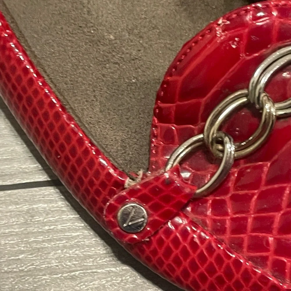 Vionic Red Patent Leather Lizard Pattern Loafers Size 7